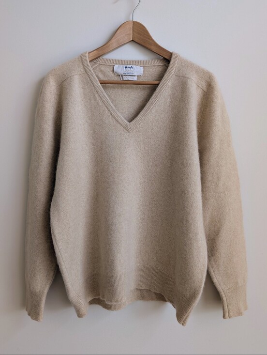 Pringle Sweaters - Pringle Of Scotland 100% Cashmere Approx Large V Neck Cream Sweater